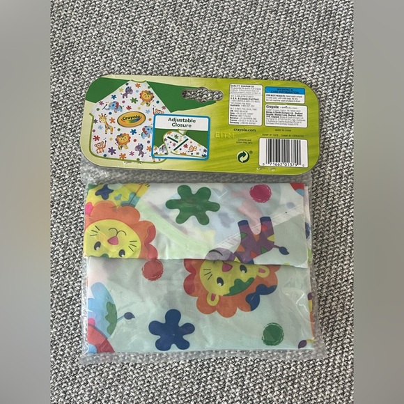 Crayola Creative Art Set Green and Yellow - Picture 5 of 7